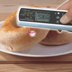 De contactloze thermometer PCE-IR 100 meet nauwkeurig de temperatuur