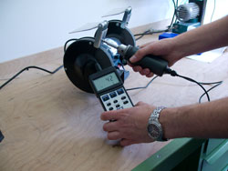 Digitale draaimoment meter PCE-TM 80 bij slijper