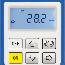 Het aflezen van de Diktemeter voor materialen PCE-TG100 gaat zeer gemakkelijk