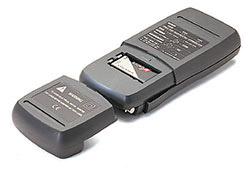 De schokbestendige multimeter Metrix MX24B met batterijcompartiment